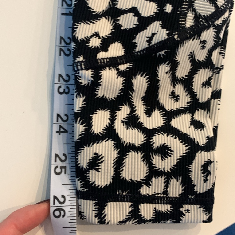 Glyder Directional ribbed leggings-black and cream-size xs - Picture 9 of 10